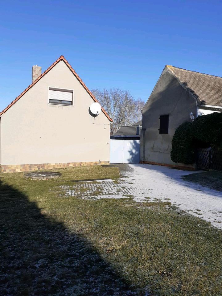 Thumbnail-Doppelhaushälfte mit Nebengelass und Garten in Gerstewitz