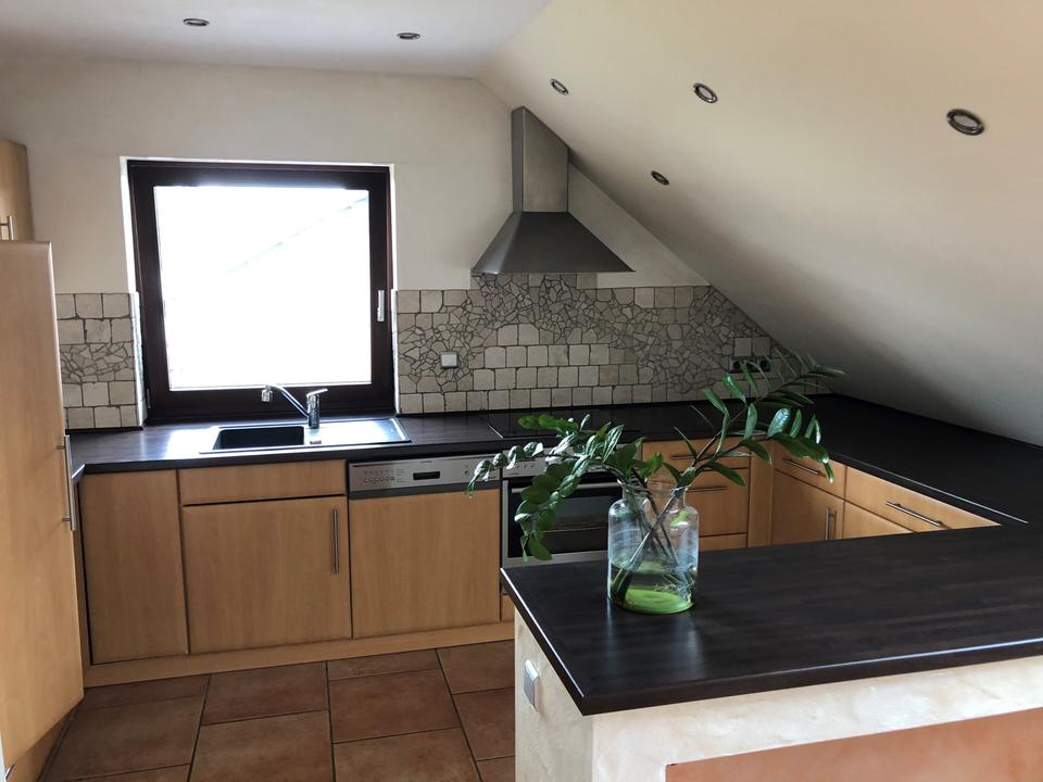 Thumbnail-Schöne 4-Zimmer Wohnung im Top Zustand mit EBK und 2 Stellplätzen