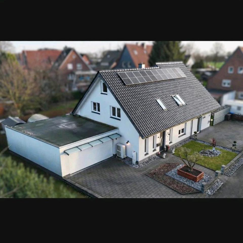 Thumbnail-Moderne Einfamilienhaus mit Einliegerwohnung , Photovoltaik .