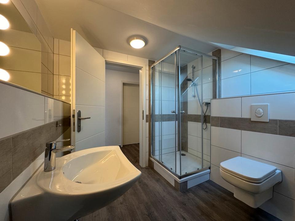 Thumbnail-Moderne 2,5-Zimmer-Dachgeschosswohnung 42 m², sofort bezugsfrei!