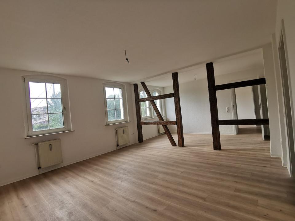 Thumbnail-Schöne große 3-Zimmer-Wohnung mit neuem Bad und EBK