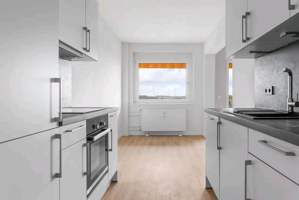 Thumbnail-Moderne 4-Zimmer-Wohnung mit Balkon und Einbauküche in Mölln