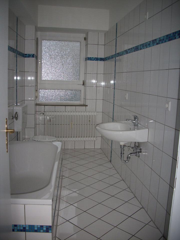 Thumbnail-Parterre Wohnung Kassel City 4 Zimmer, Küche & Bad