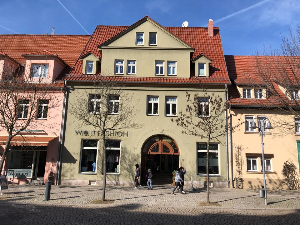 Thumbnail-Geräumige 3 Raumwohnung mit Dachterrassenanteil über zwei Ebenen im Zentrum von Sangerhausen zu vermieten!