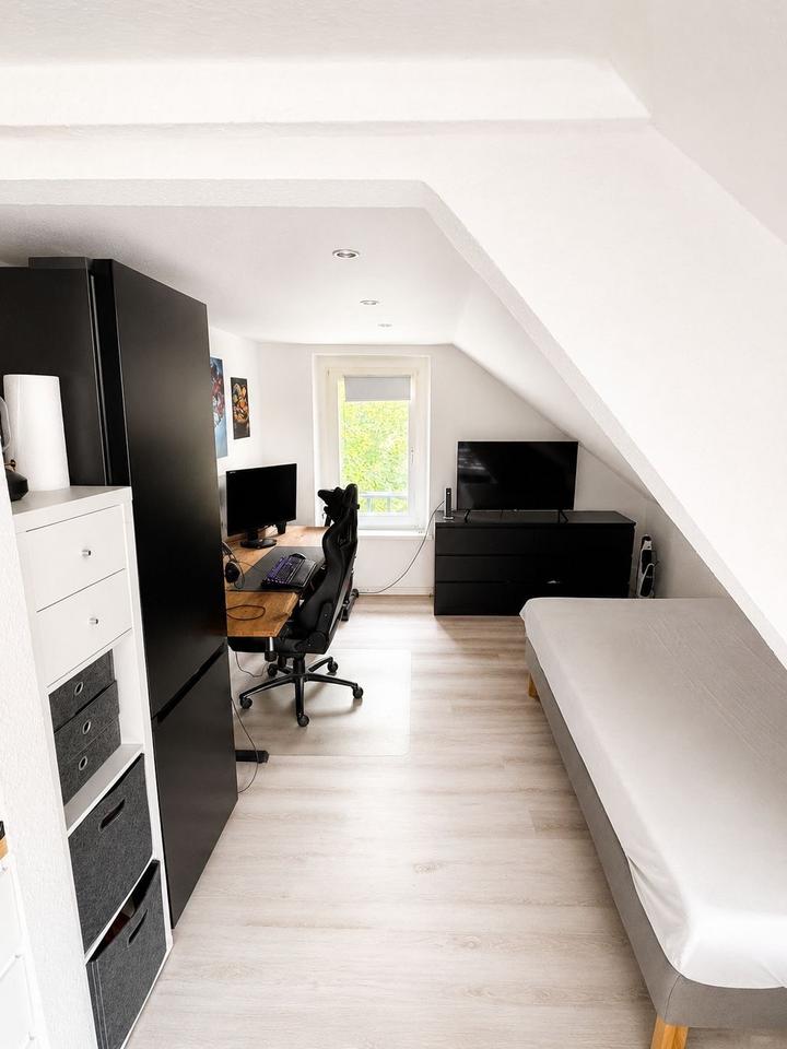 Thumbnail-Komplett Möbelierte 32 m2 Dachgeschosswohnung
