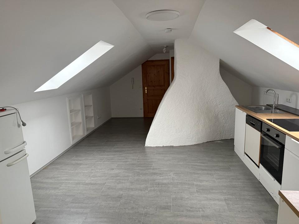 Thumbnail-1,5 Zimmer DG Wohnung