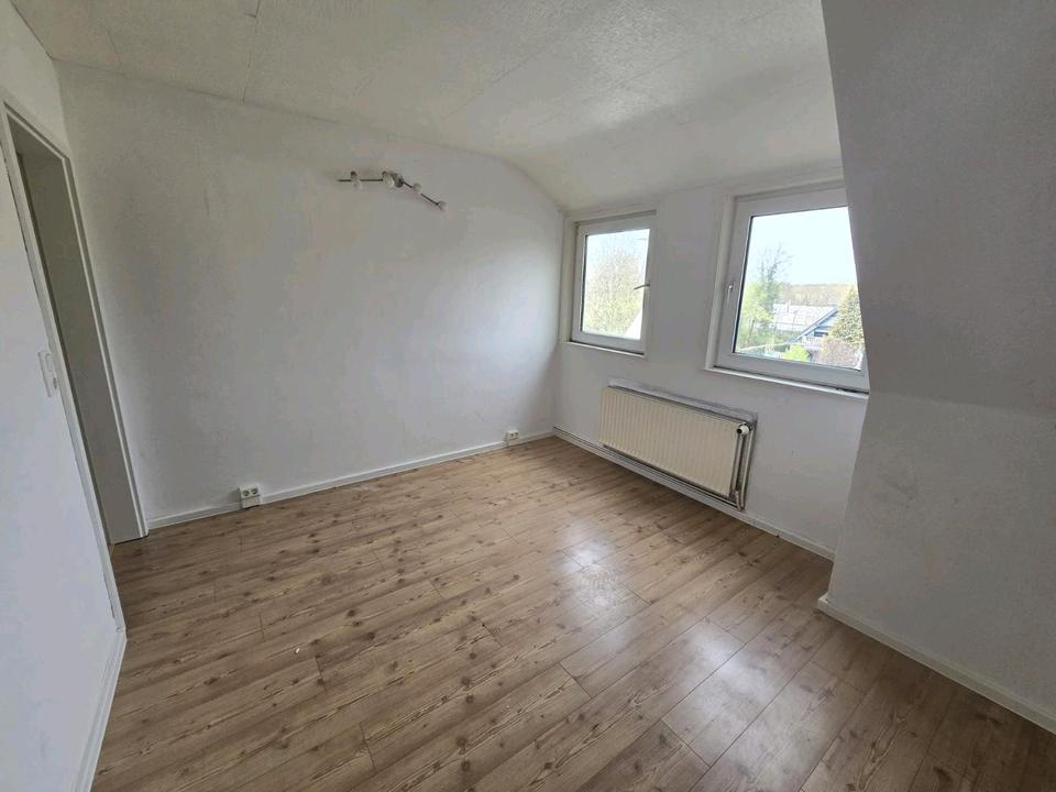 Thumbnail-2,5 Zimmer Wohnung (WG Möglich)