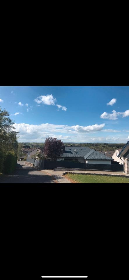 Thumbnail-Großer, freistehender 70er-Jahre-Winkelbungalow m. ELW