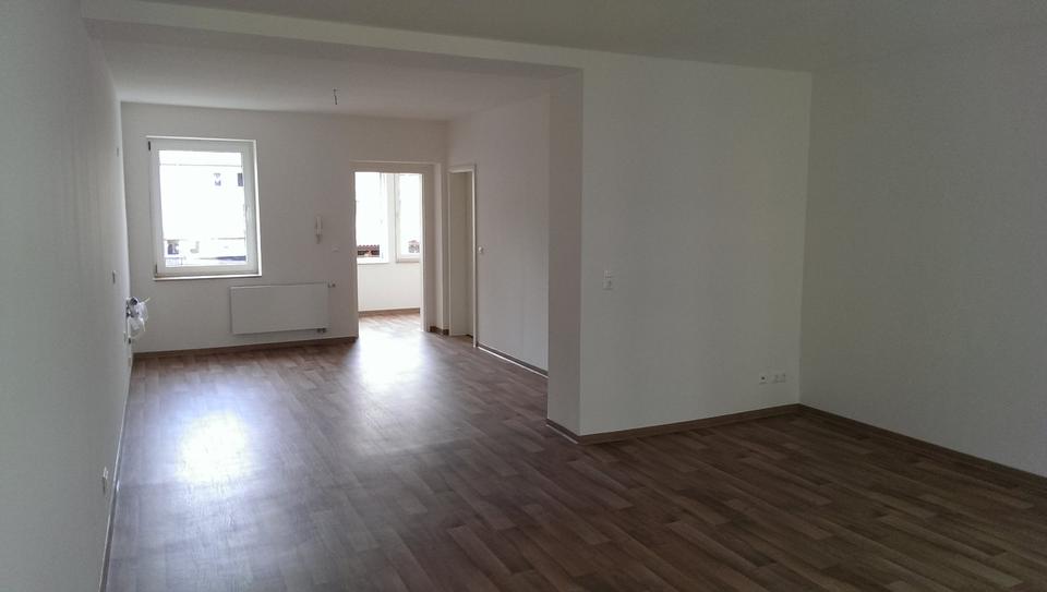 Thumbnail-BESTE LAGE - SOFORT VERFÜGBAR - Komplett neu renovierte Wohnung