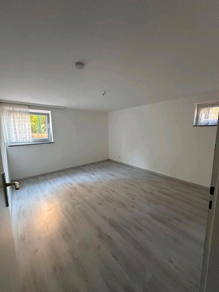 Thumbnail-3 Zimmer Whg, Souterrainwohnung