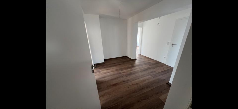 Thumbnail-3-Zimmer Wohnung kernsaniert mit 2 Balkonen und neuem Badezimmer