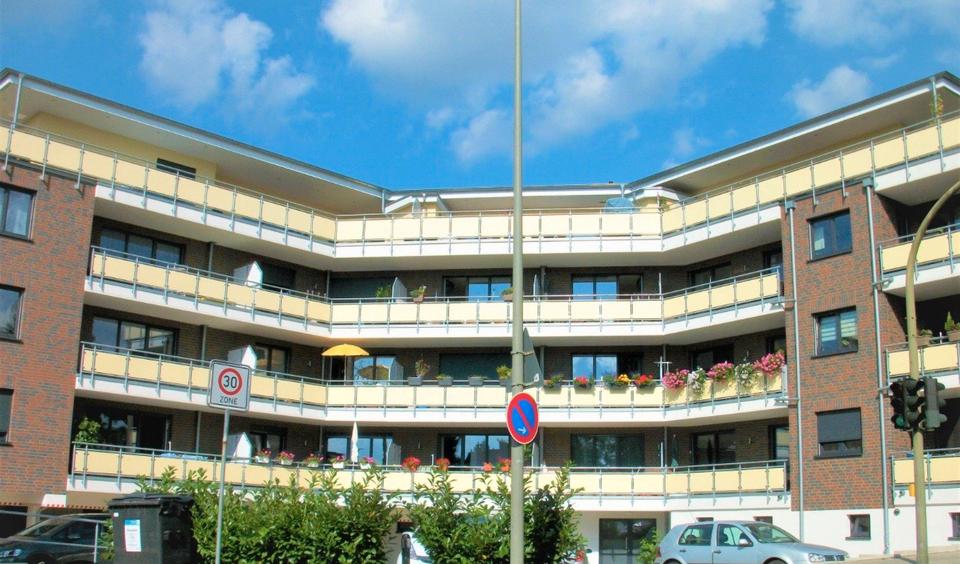 Thumbnail-3 Zimmer-Wohnung mit Balkon, Einbauküche und Stellplatz