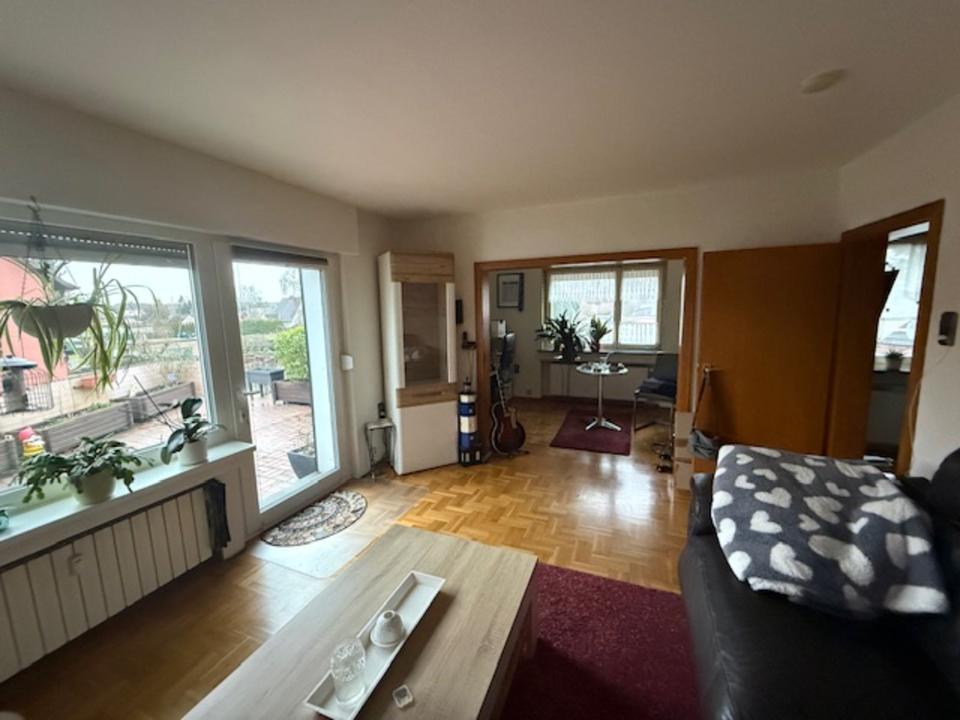 Thumbnail-63,5 m² Wohnung an älteres Pärchen C.-R. im ruhigem Haus