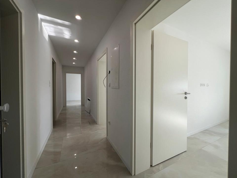 Thumbnail-Erstbezug nach Kernsanierung! 4-Zi.-Whg. mit Wintergarten!