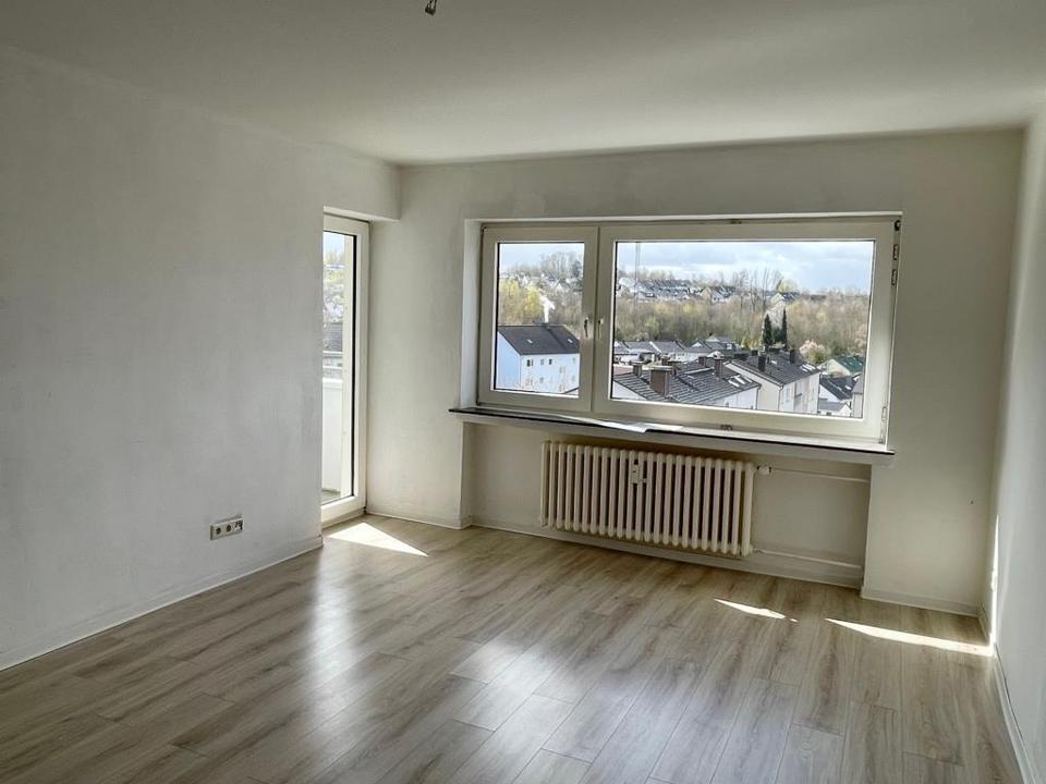 Thumbnail-Mit Aufzug eine tolle Aussicht genießen! Helle 2-Zimmer-Wohnung mit Balkon in toller Lage