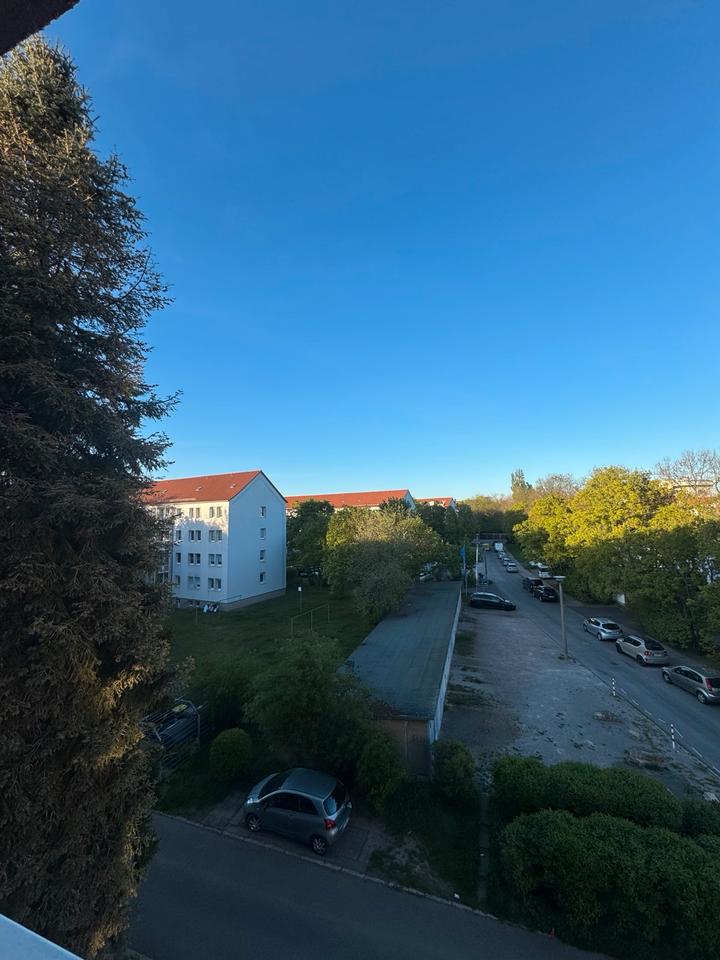 Thumbnail-Top geschnittene 4-Zimmer-Wohnung mit Balkon in Erfurt