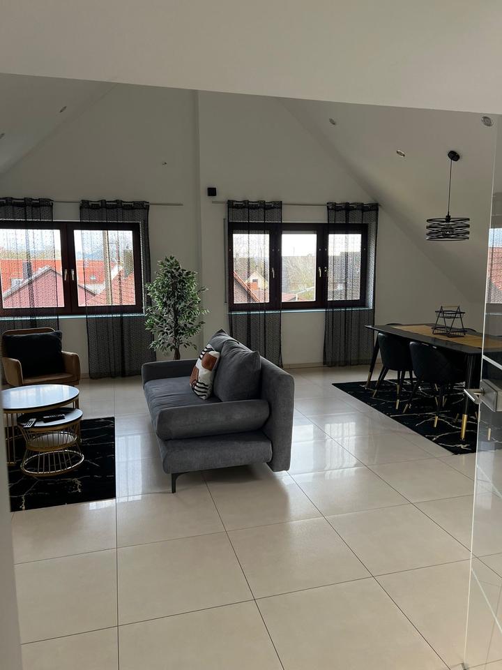 Thumbnail-Top Kernsanierte 4,5 Zimmer Dachgeschoss Wohnung