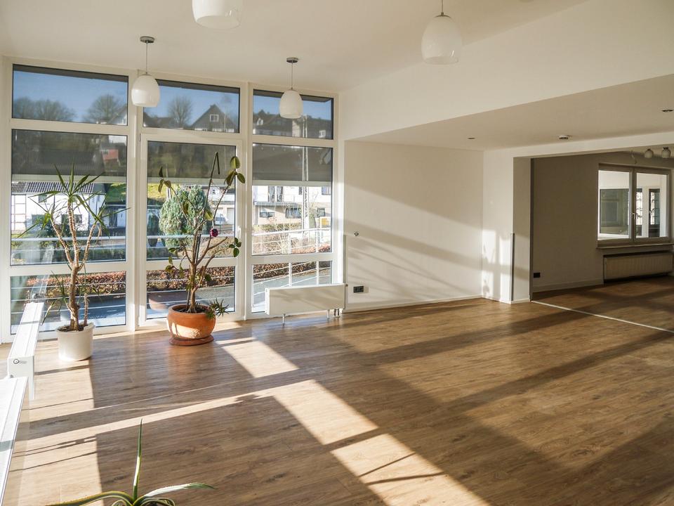 Thumbnail-Helle, Barrierefreie 5 Zimmer Wohnung