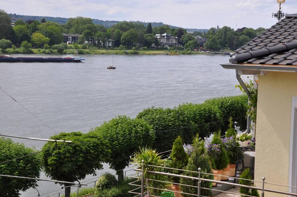 Thumbnail-Panorama-Rheinblick Excl. Wohnung in denkmalgeschützter Villa