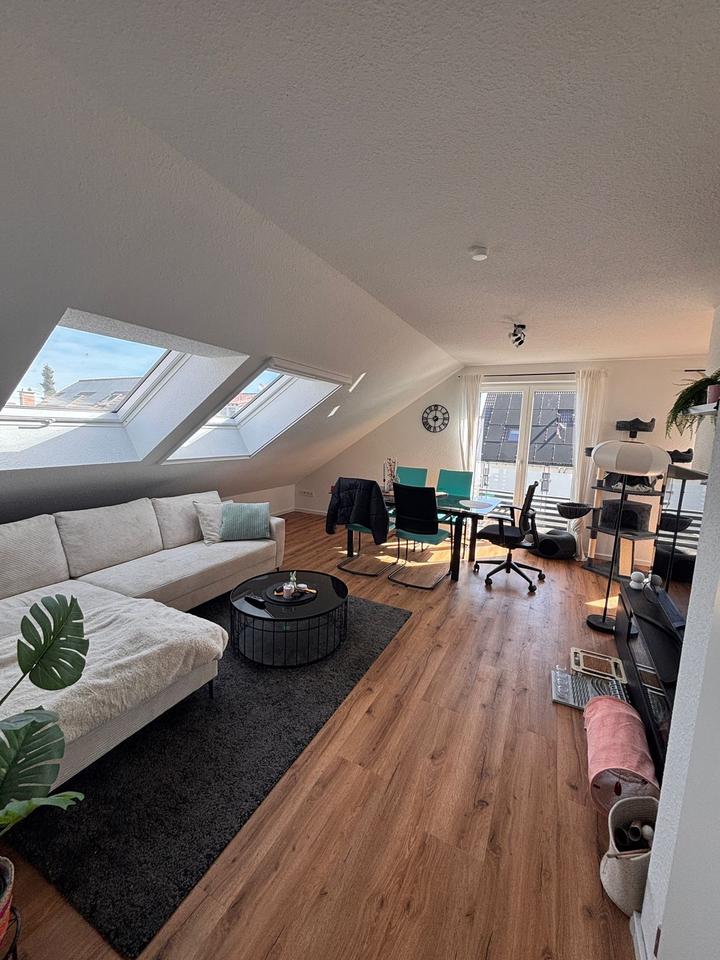 Thumbnail-Moderne 3-Zimmer-Dachgeschosswohnung (82m2) mit Einbauküche