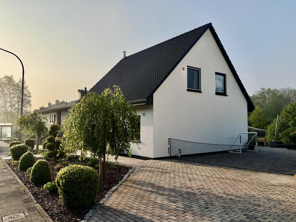 Thumbnail-Modernes EFH aus 2021 mit großer Garage & großem Garten
