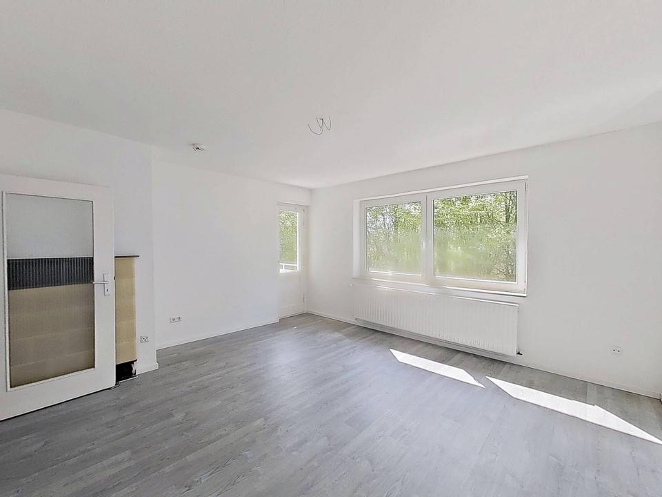 Thumbnail-**FRISCH RENOVIERT** Helle 3-Zimmer-Wohnung mit BALKON und modernem Wannenbad