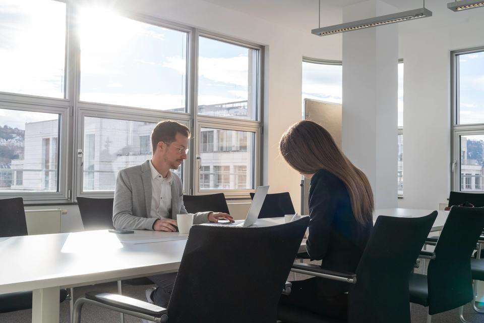 Thumbnail-Exklusiver Büroraum M mit privater Terrasse und Blick über Stuttgart