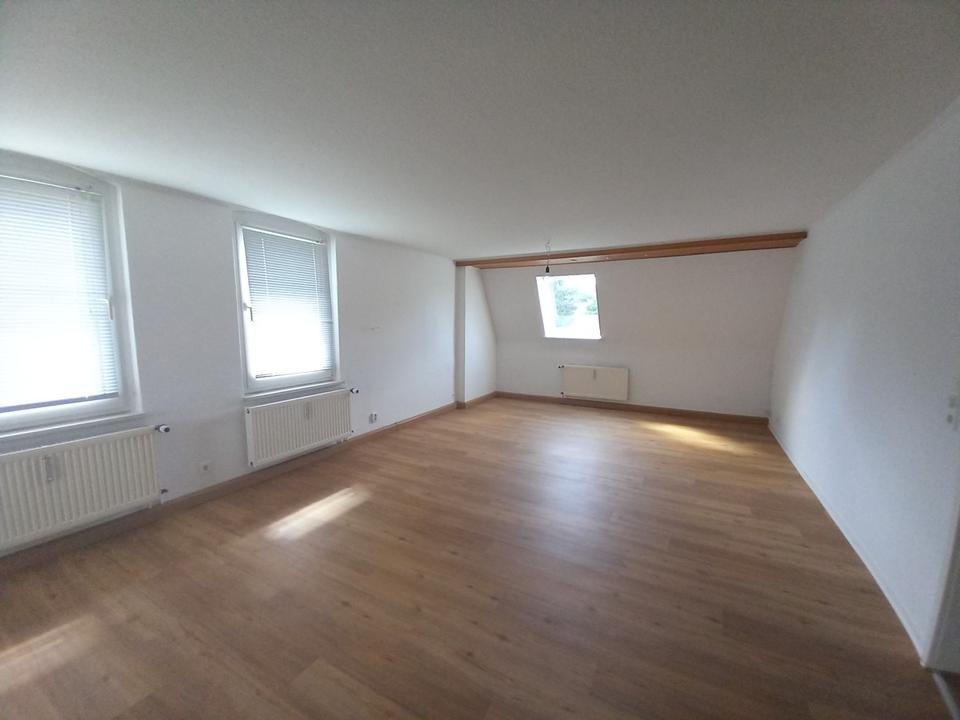 Thumbnail-renovierte 3-Zimmer Wohnung an der Werdauer Str. in Neukirchen (Pleiße)