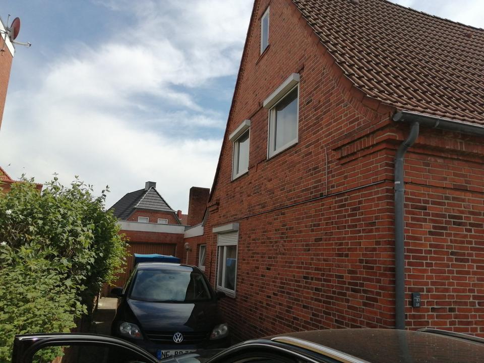 Thumbnail-Haushälfte mit Garten