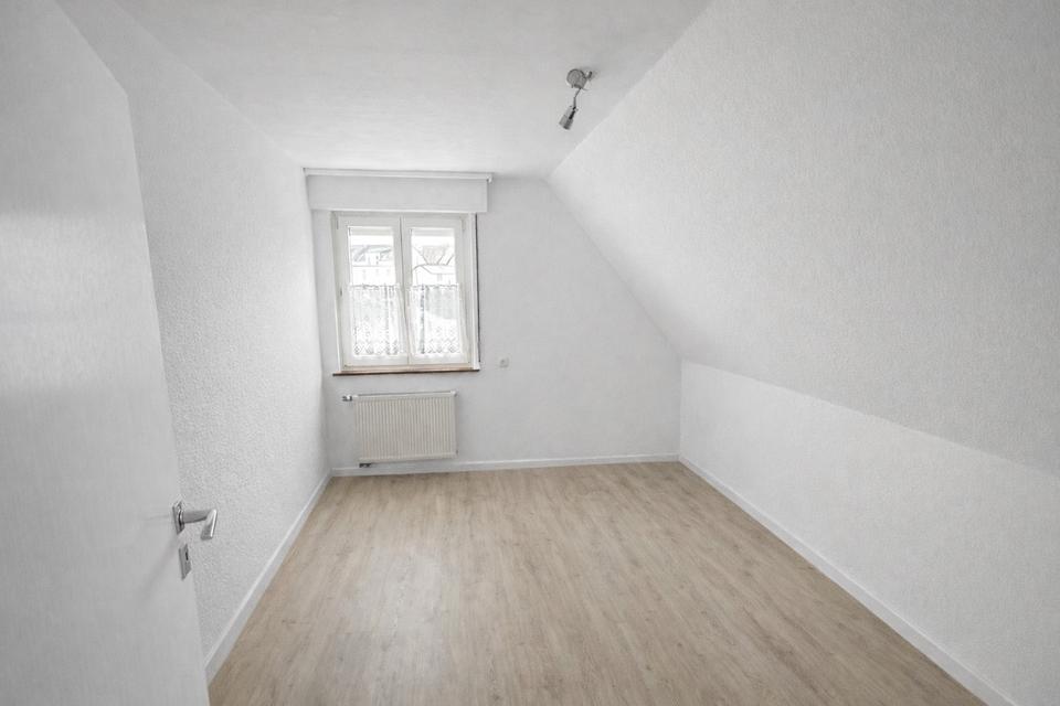 Thumbnail-Großzügige Dachgeschosswohnung - Ottfingen GartenGarage+Stellp.