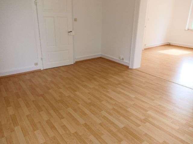 Thumbnail-Großzügig wie in einer Villa wohnen! Helle 117m² 4,5 Zi.-Wohnung in ruhiger grüner Lage mit Garage!