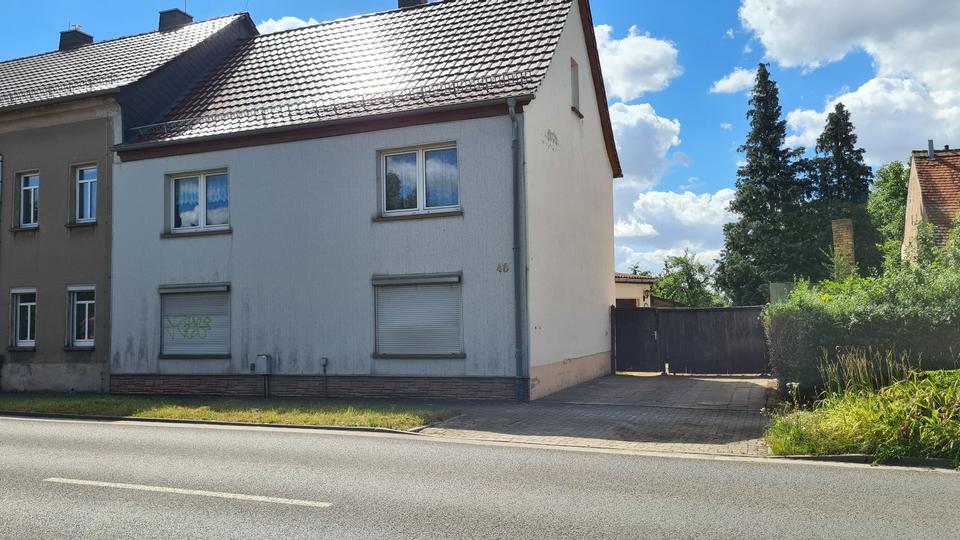 Thumbnail-Charmantes Reihenendhaus mit 6 Zimmern und Garage in Bad Lausick
