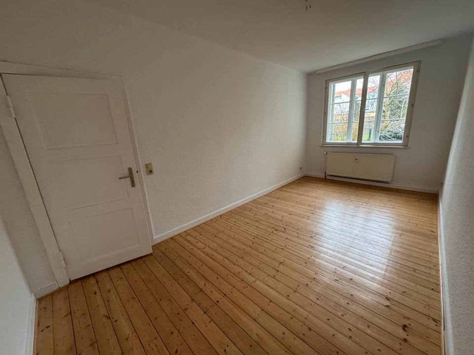 Thumbnail-Helle 3-Zimmer-Erdgeschoss-Wohnung mit Balkon