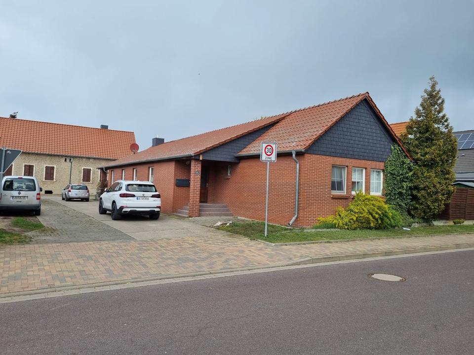 Thumbnail-Biete schöne 2 Raumwohnung mit kleinem Garten zur Alleinnutzung