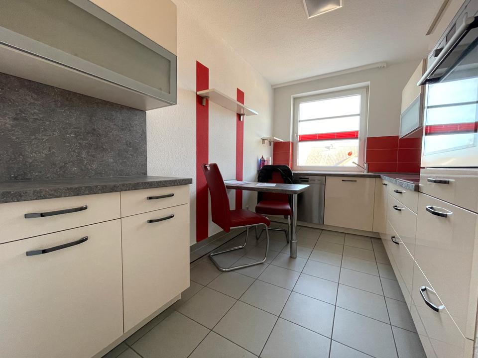 Thumbnail-3-RW in ruhiger Innenstadtlage mit Balkon + EBK + Keller