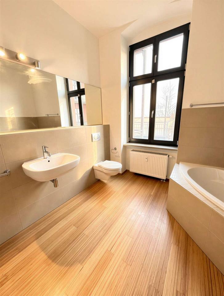 Thumbnail-Neu *Elbnah gelegen* Charmante Wohnung mit großer Terrasse – Tageslichtbad mit Dusche und Badewanne