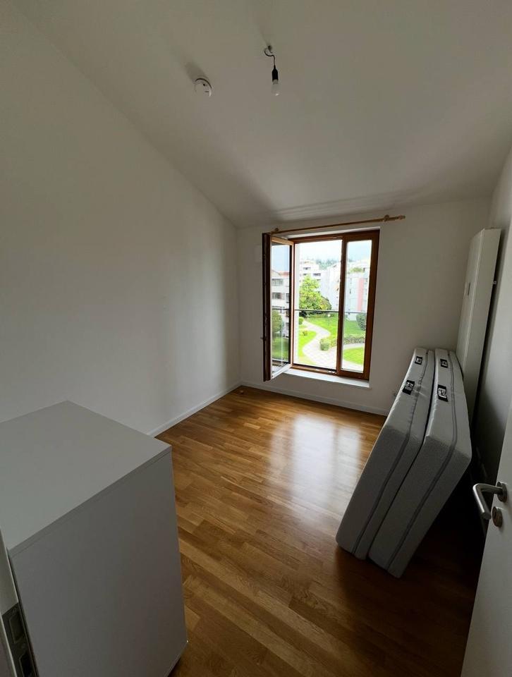 Thumbnail-Luftiges WG-Zimmer in riesiger lichtdurchfluteter Wohnung