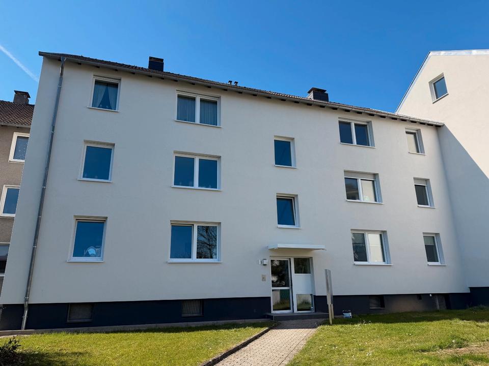 Thumbnail-Helle 3 Zi-Whg 1.OG in energ. San. 6. Fam-Hs mit Balkon und Wanne