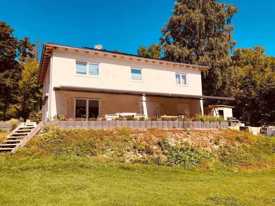 Thumbnail-Ihr neues Zuhause: Sonniges Familienglück mit großem Garten