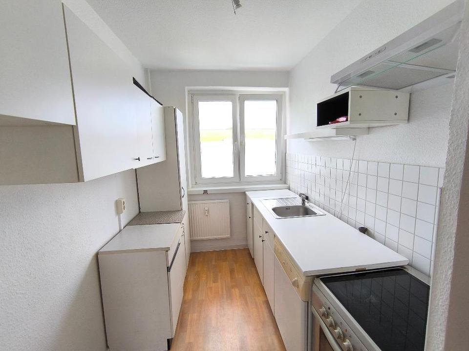 Thumbnail-voll sanierte 3-Raum-Wohnung mit Küchenmöbeln