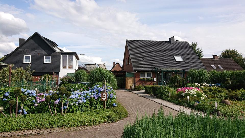 Thumbnail-2 Häuser zur Eigennutzung oder Vermietung. (1 Haus + 3 Wohnungen)