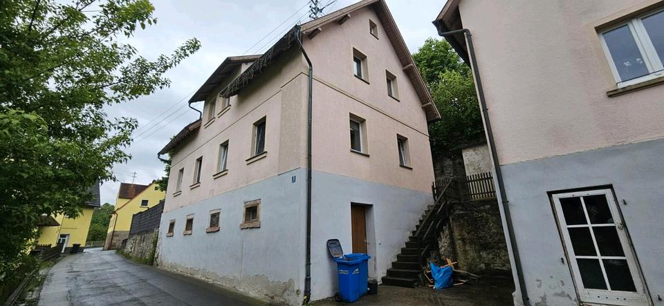 Thumbnail-Einfamilienhaus mit großer Scheune in Untersteinach