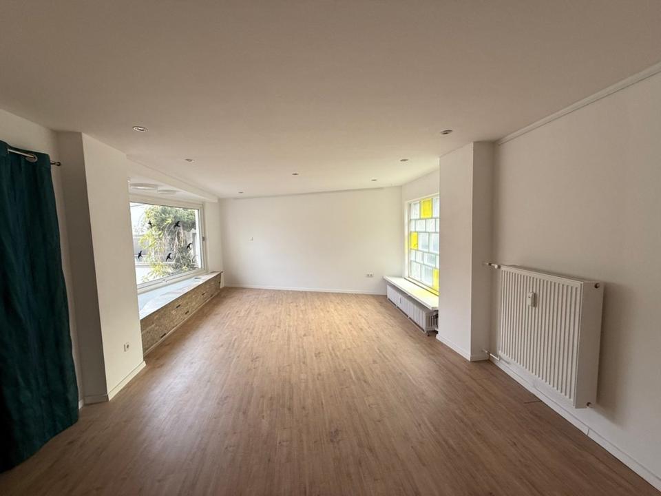 Thumbnail-Renovierte, großzügige 3-Zimmer Whg. in zentraler Lage