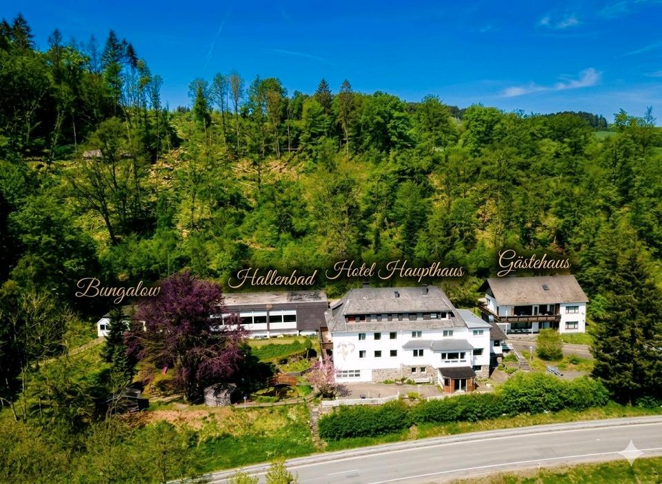 Thumbnail-Investoren Hotel + 2 Häuser