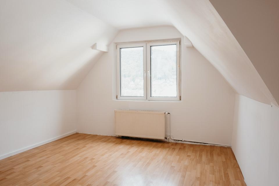Thumbnail-4-Zimmer Wohnung - sofort frei & frisch renoviert