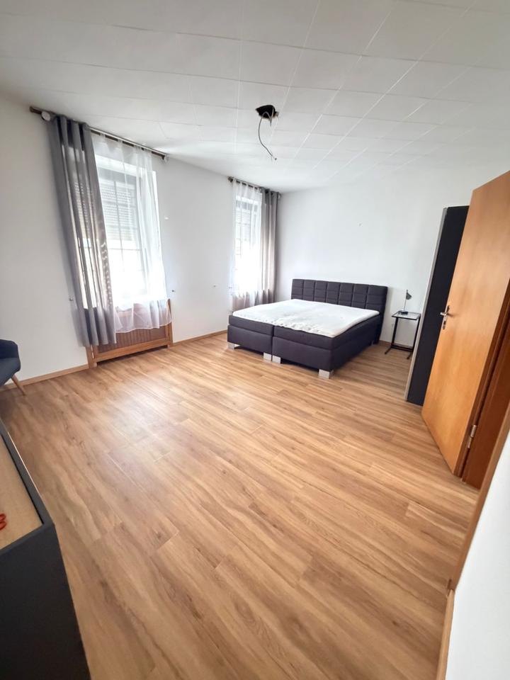 Thumbnail-Geräumige Wohnung in Neuss Innenstadt – 2. OG, teilmöbliert