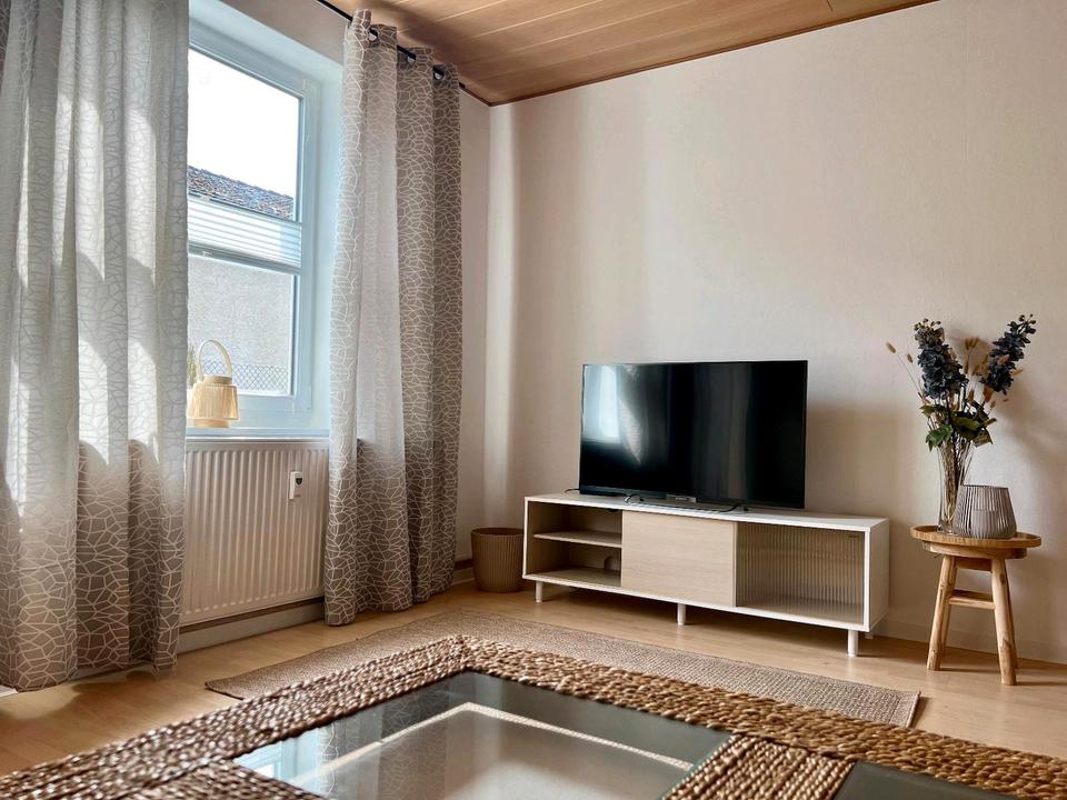 Thumbnail-Möblierte 2-Zimmerwohnung mit Terrasse, Badewanne & Dusche