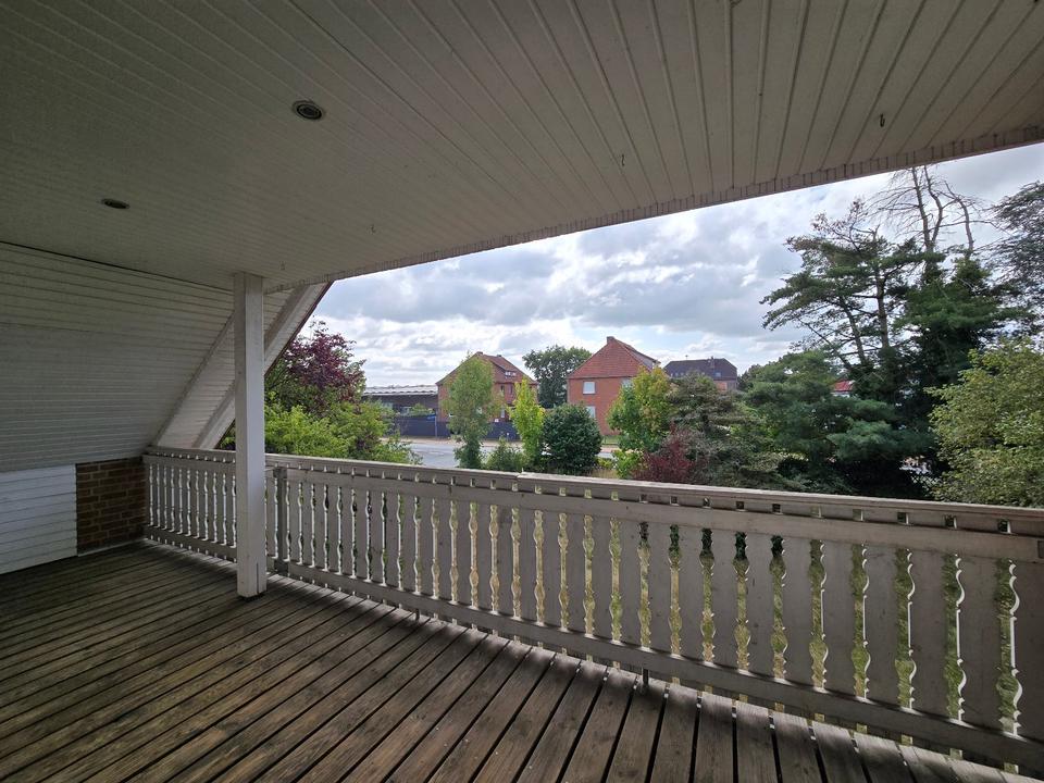 Thumbnail-Großzügige Vier-Zimmer-Wohnung mit Loggia