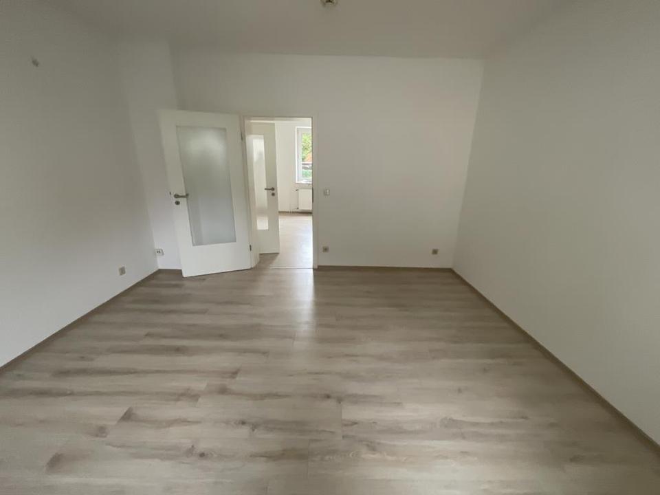 Thumbnail-2-Zimmer-Wohnung in Herten Westerholt mit Laminat und Tapeten