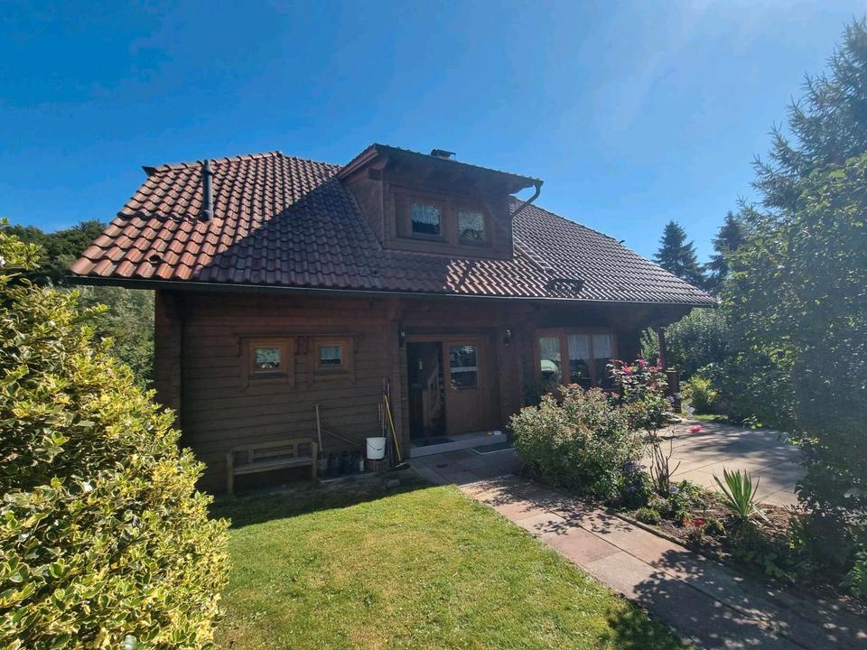 Thumbnail-Liebevolles Holzhaus